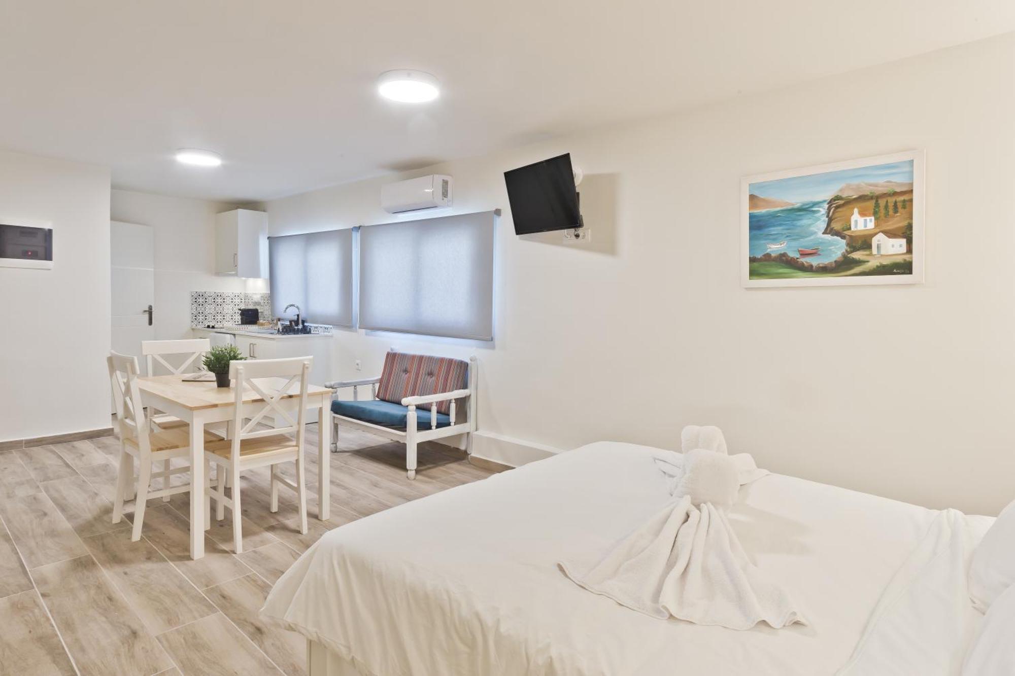 Posidonia Luxury Suites Karpathos Esterno foto