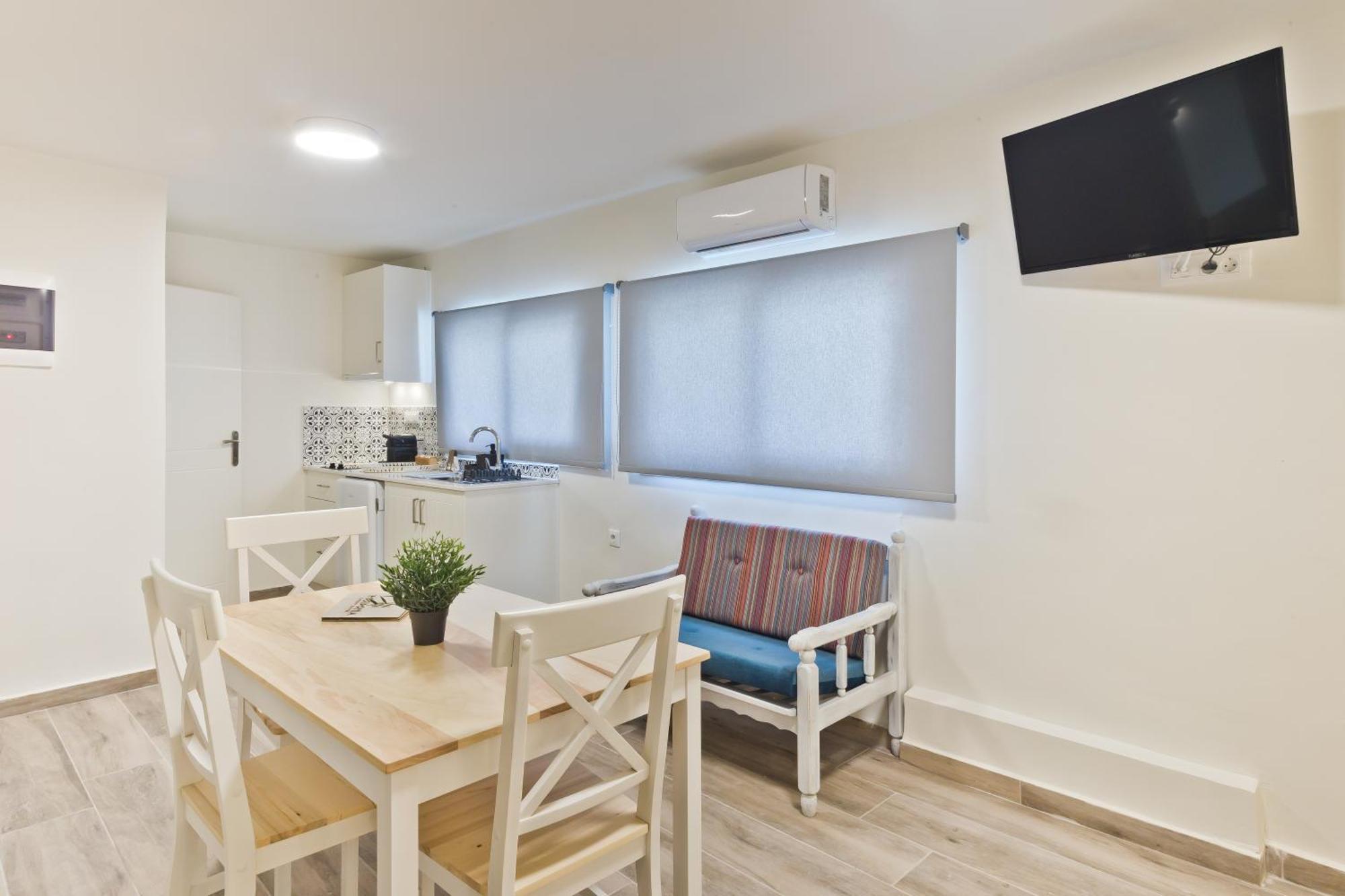 Posidonia Luxury Suites Karpathos Esterno foto