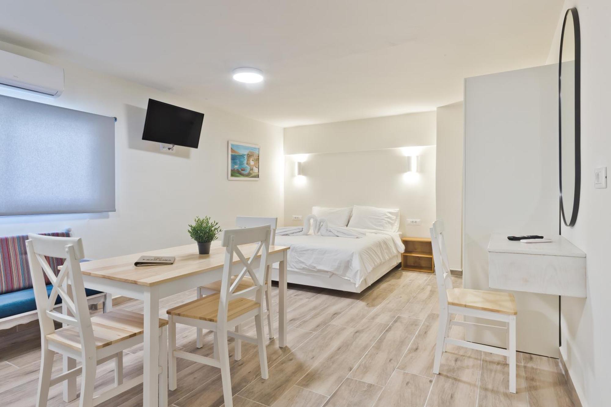 Posidonia Luxury Suites Karpathos Esterno foto